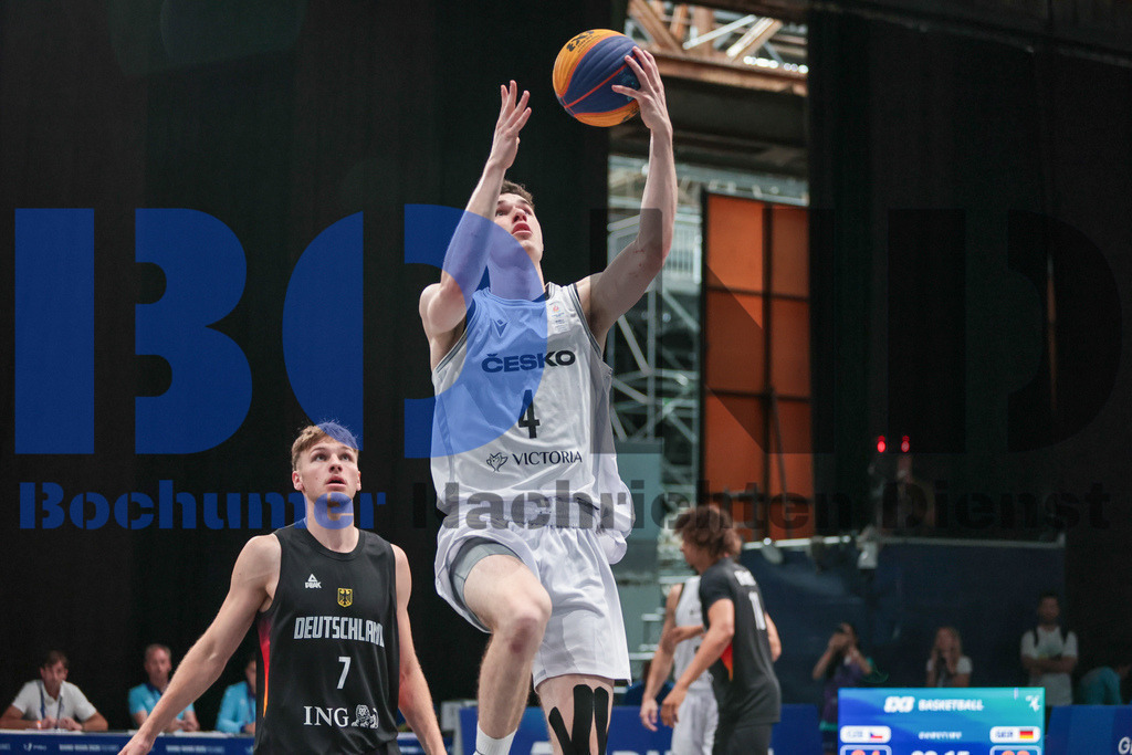 SES_RRG3x320250720-99 | bond - Realisiert mit Pictrs.com