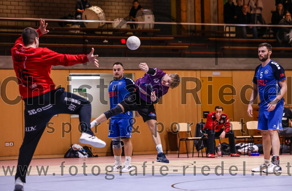 2024-11-09_086_SpVgg_Altenerding_II_gegen_HC_Deggendorf | Erding, Deutschland, 09.11.2024:Handball, Bezirksliga Männer Ost 2024 / 2025, 4. Spieltag, SpVgg Altenerding II gegen HC Deggendorf, Endergebnis: 25:24Foto: Christian Riedel / fotografie-riedel.net