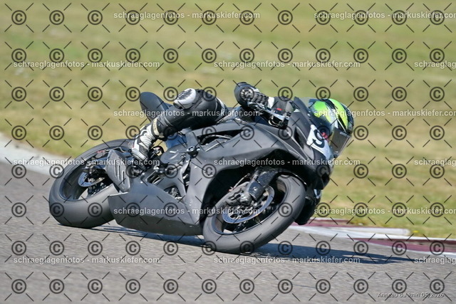 26BT02-0247 | markuskiefer.com - Realisiert mit Pictrs.com