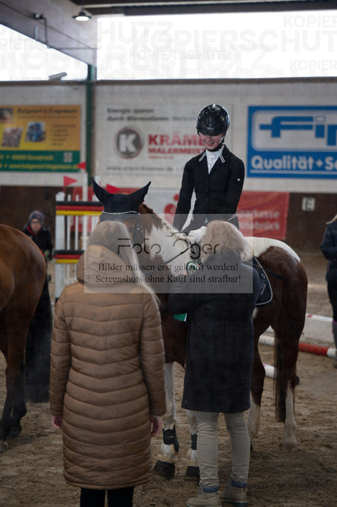 Hallenreittunier Voxtrup 2023 | Entdecke hochwertige Reitturnierfotos von Foto Oger. Professionell, emotional und authentisch – jetzt Lieblingsmomente im Shop bestellen.Deutschlandweite Turnierfotografie. - Realisiert mit Pictrs.com