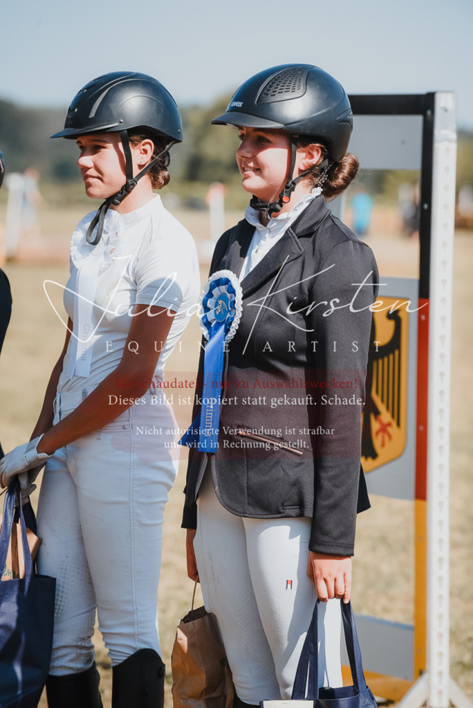 DSC_6376 | Pferde- und Turnierfotografie in Westsachsen. Pferdeportraits, Auftragszeichnungen und intuitive Kunst.