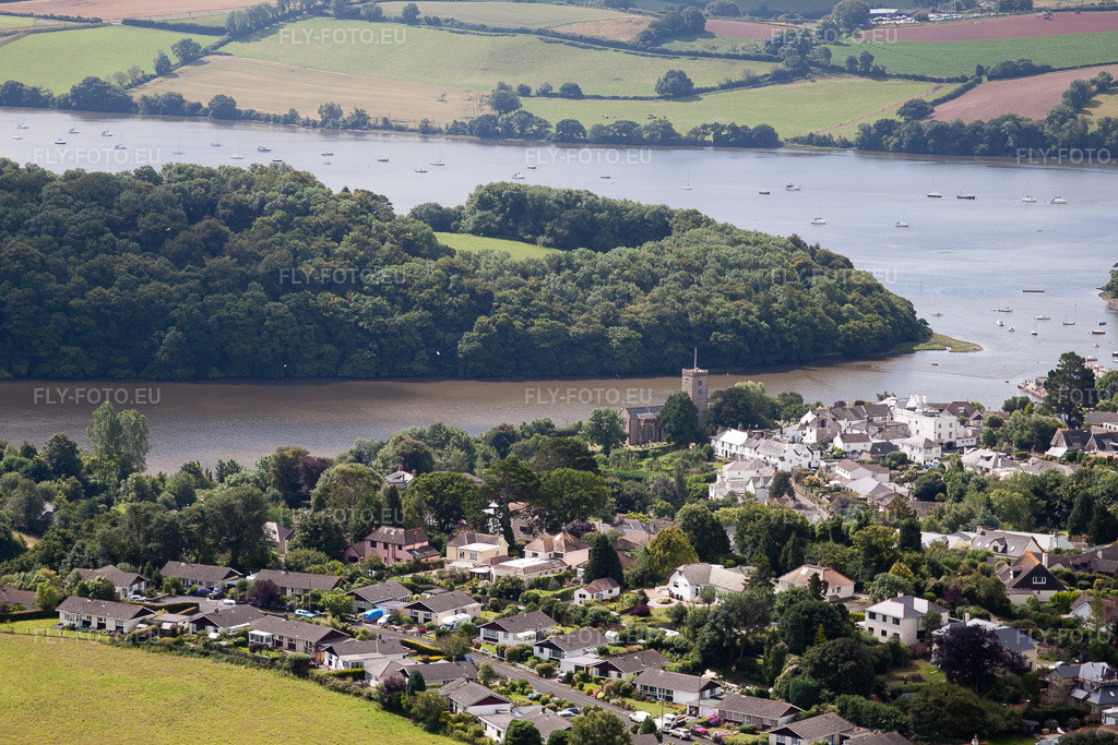 Vue aérienne: Vue de la ville à Totnes dans le département Angleterre, Grande Bretagne. Photo: IMG_19772.jpg prise le 25/07/2009 par Werner Riehm/FLY-FOTO.eu – Résolution de l'original: 4752 x 3168 px