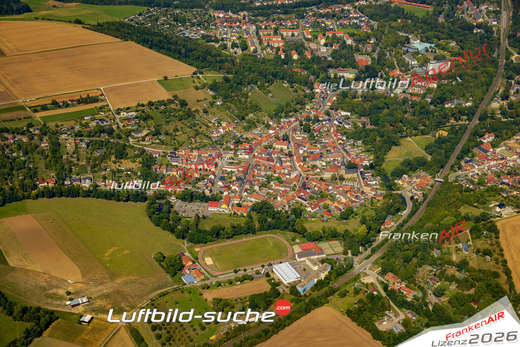 Bild der Stadt Bad Sulza - Die Luftaufnahme wurde 2025 vom UL-Flugzeug heraus erstellt ( keine Drohne ) - Hochauflösende Luftaufnahme - für professionelle Ausdrucke geeignet. Die Geschenkidee !Hier alle&nbsp;Infos zur Lizenzierung der LuftaufnahmeWir fliegen auch dieses Jahr wieder in Ihre Region um Luftbilder zu erstellen.- Luftbild anfragen