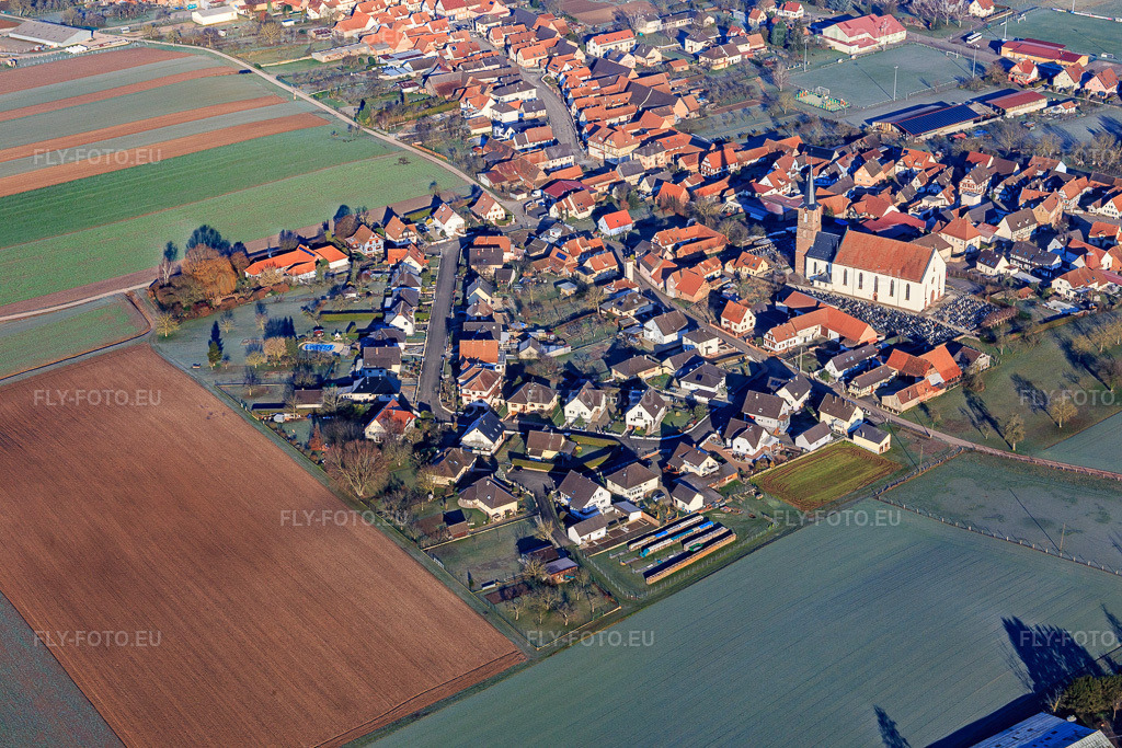 Vue aérienne: Rue des Violettes à Schleithal dans le département Bas Rhin, France – .Photo: IMG_124072.jpg prise le 11/01/2021 par Werner Riehm/FLY-FOTO.eu – Résolution de l'original: 5472 x 3648 px