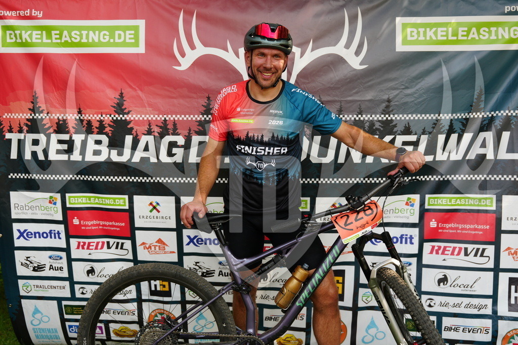FC605672 | Fotogalerie der Treibjagd im Dunkelwald - Dein MTB Etappenrennen im Erzgebirge - Realisiert mit Pictrs.com