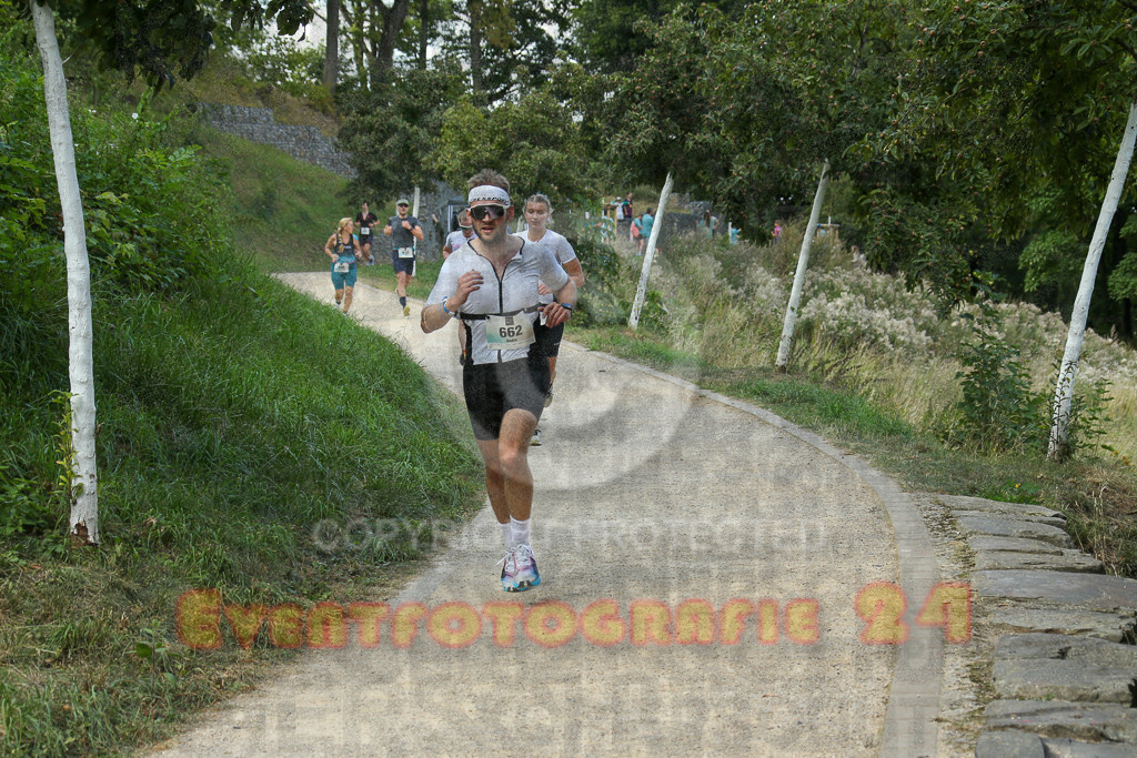 250824_1434_EX1_6678 | Sportfotografie im Rhein-Sieg Kreis, Köln, Bonn, NRW, Rheinland Pfalz, Hessen, etc. Unser Tätigkeitsfeld umfasst den Laufsport vom Volkslauf über den Marathon, Duathlon, Triathon bis zum Ultralauf wie Kölnpfad Ultra oder Schindertrail.