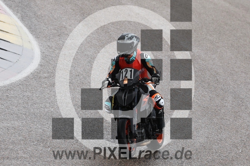 0121-20260629_10115 | Schöne Erinnerungen an spannende Momente - das festzuhalten ist unser Job. PIXELrace.de ist seit 2003 auf den Rennstrecken Europas unterwegs um die Action draußen beim Fahren und die wunderbare Stimmung imm Fahrerlager für euch einzufangen.