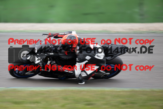 MaZZes_FotoMatrix_230410_2849-2 | WEISS