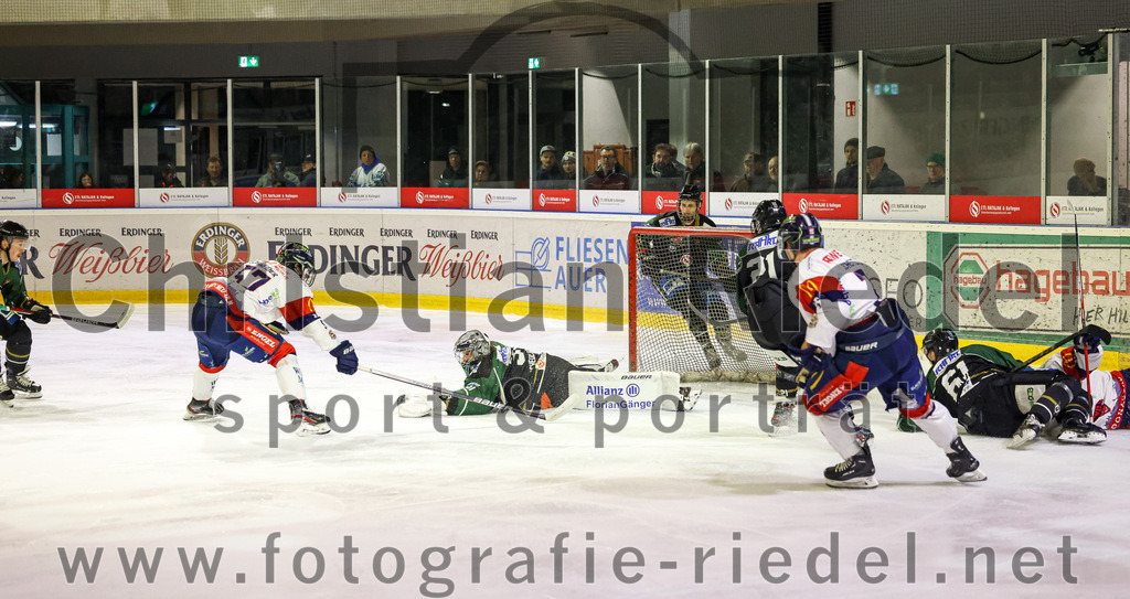 2023-02-19_036_TSV_Erding_gegen_VfE_Ulm-Neu-Ulm | Erding, Deutschland, 19.02.2023:
Eishockey, Bayernliga Meisterrunde Gruppe B 2022 / 2023, 5. Spieltag, TSV Erding gegen VfE Ulm/Neu-Ulm, Endergebnis: 

Joona Schneider (VfE Ulm/Neu-Ulm e. V., #57), Torwart Christoph Schedlbauer (Erding Gladiators, #31), Erik Modlmayr (Erding Gladiators, #21), Roni Rukajärvi (Erding Gladiators, #61)

Foto: Christian Riedel / fotografie-riedel.net