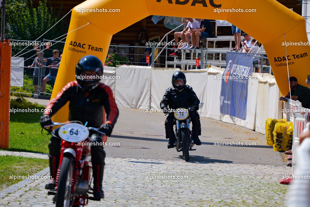 P1014737 | Erleben Sie atemberaubende, hochqualitative Fotos Ihrer Fahrt entlang der malerischen Alpenstraßen. Besuchen Sie alpineshots.com, um professionelle Aufnahmen Ihrer unvergesslichen Reise zu finden und zu kaufen - Realisiert mit Pictrs.com