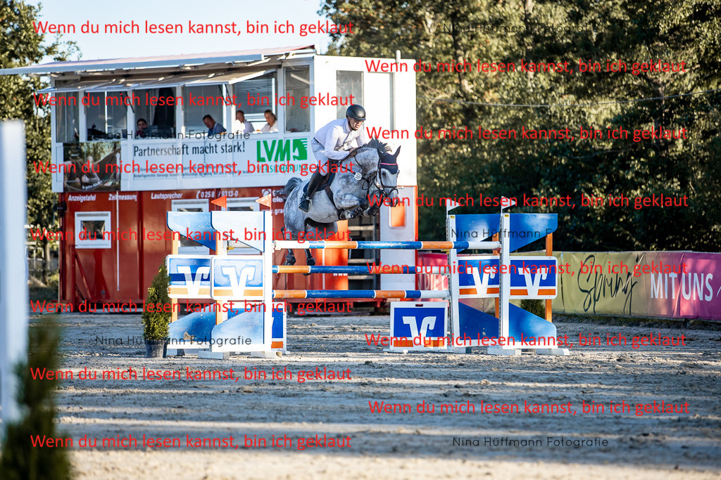BK1A8494 | Turnierbilder Turnierfotos Nina Hüffmann Turnierfotografie Pferdefotografie Tierzeichnung Haustierzeichnung Pferdezeichnung Hundezeichnung Videograf  - Realisiert mit Pictrs.com