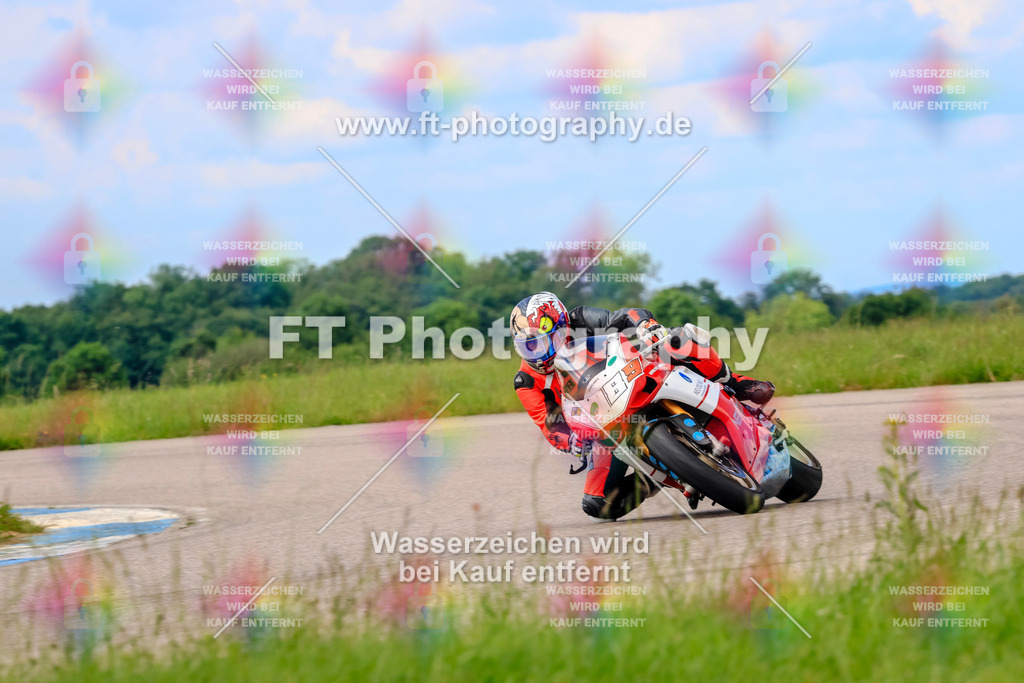 MotoTeam-1244 | Hier findet Ihr Bilder von Touristenfahrten auf der Nürburgring Nordschleife oder von anderen Veranstaltungen die ich besucht habe. Viel Spass beim Durch Schauen 