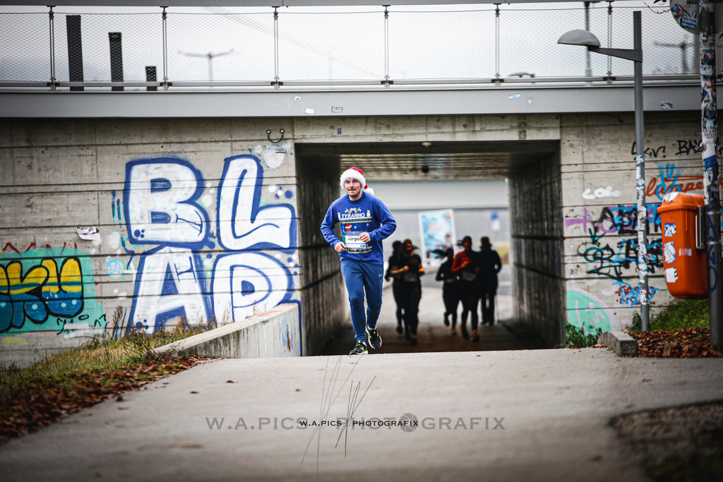 ..... | Linz, AUSTRIA,14. Dezember 25, ALOHA WINTERLAUF DEZEMBER 25 , Image shows: Photo: WAPICS / Andreas Willdoner