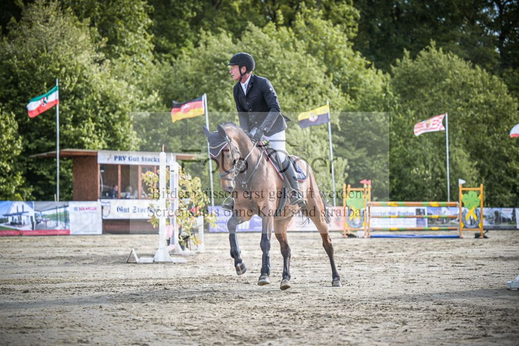 DOS_0092 | Entdecke hochwertige Reitturnierfotos von Foto Oger. Professionell, emotional und authentisch – jetzt Lieblingsmomente im Shop bestellen.Deutschlandweite Turnierfotografie. - Realisiert mit Pictrs.com