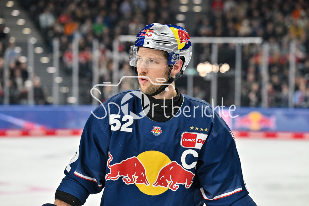 EHC RB München - Augsburger Panther | im Bild  Patrick HAGER (EHC Muenchen 52) / Freisteller / Einzelfoto / DEL: EHC RB Muenchen - Augsburger Panther, SAP Garden am 23.11.2024