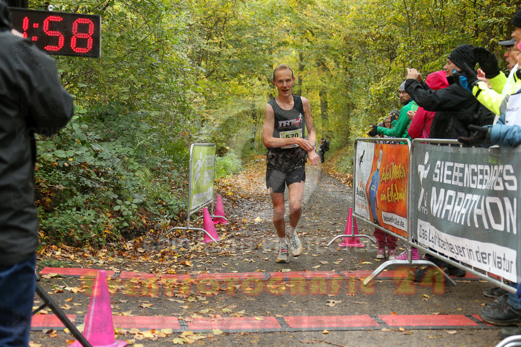 251026_1153_EX1_9765 | Sportfotografie im Rhein-Sieg Kreis, Köln, Bonn, NRW, Rheinland Pfalz, Hessen, etc. Unser Tätigkeitsfeld umfasst den Laufsport vom Volkslauf über den Marathon, Duathlon, Triathon bis zum Ultralauf wie Kölnpfad Ultra oder Schindertrail.