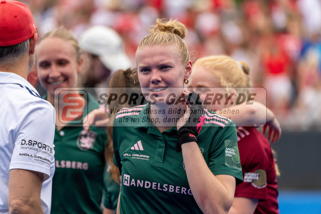 Final4_20250531-1432-HK107804 | Krefeld, Deutschland, 31.05.2025:  Feldhockey Final4 2025 – „Deutsche Feldhockey-Meisterschaften 2025“ im Gerd-Wellen-Hockeyanlage am 31.05.2025 in Krefeld, Deutschland. (Foto von Kramhöller/Fehrmann/Kaste)Krefeld, Germany, 31.05.2025: Feldhockey Final4 2025 – „Deutsche Feldhockey-Meisterschaften 2025“ in Gerd-Wellen-Hockeyanlage at 31.05.2025 in Krefeld, Deutschland. (Foto from Kramhöller/Fehrmann/Kaste)