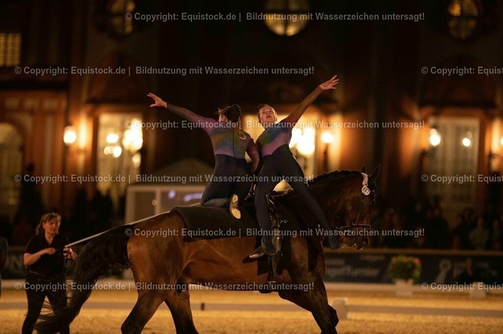 20230527_Voltigieren_NASPA_Flutlicht_1096 | equistock