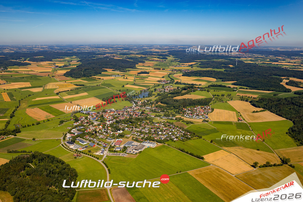 Das Luftbild zeigt : Marktlustenau Kreßberg - Die Luftaufnahme wurde 2024 vom UL-Flugzeug aus erstellt ( keine Drohne ) - Hochauflösende Luftaufnahme - Für grossformatige Ausdrucke geeignet. Die Geschenkidee !Mit Lizenz und Bildrechte bestellbar