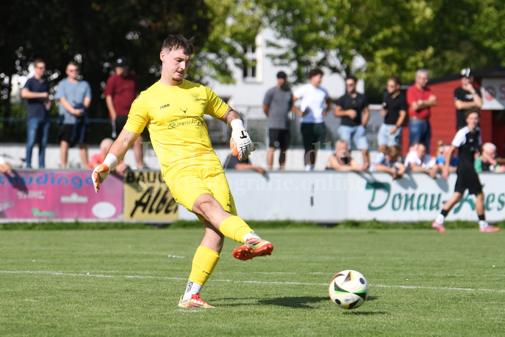 SpVgg Plattling : SpVgg GW Deggendorf | Lukas Groll (SpVgg GW Deggendorf) - Realisiert mit Pictrs.com