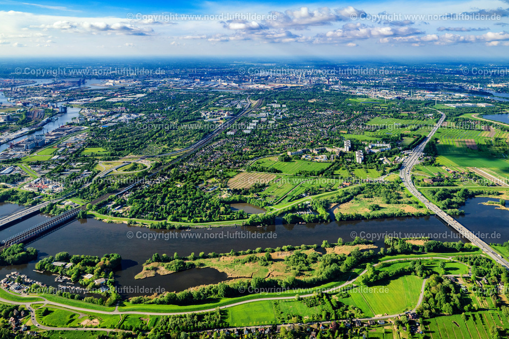 Hamburg_Wilhelmsburg_Süd_ELS_0032070524 | HAMBURG 07.05.2024 An der Süderelbe zwischen B75 und A1 Abfahrt Stilhorn Fiedhofsgelände " Finkenriek " in Hamburg, Deutschland. // On the Suederelbe between B75 and A1, exit Stilhorn Fiedhof area "Finkenriek" in Hamburg, Germany. Foto: Martin Elsen