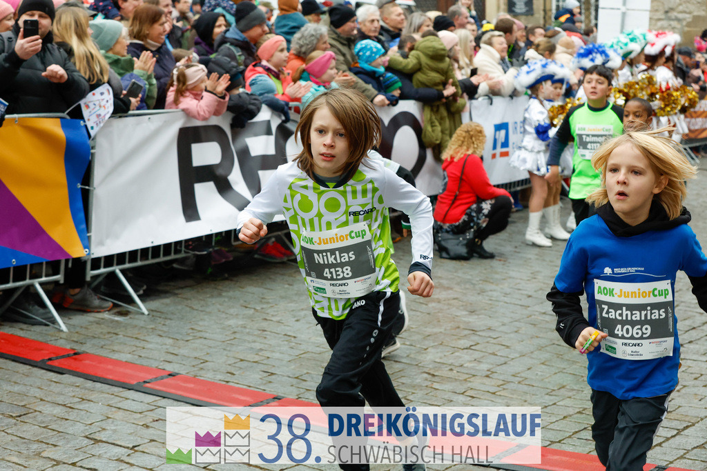 400m AOK Junior Cup | 3 Koenigslauf 2024 400m AOK Junior Cup - Realisiert mit Pictrs.com