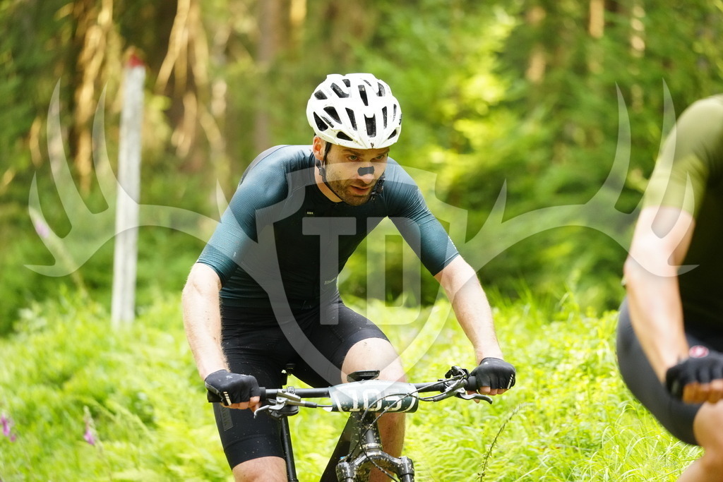 FC103287 | Fotogalerie der Treibjagd im Dunkelwald - Dein MTB Etappenrennen im Erzgebirge - Realisiert mit Pictrs.com