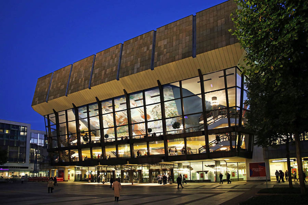 Foto: Leipzig - Gewandhaus zu Leipzig | Das Team hinter BILDLEXIKON LEIPZIG bündelt historische wie aktuelle Informationen über die Stadt Leipzig in Text und Bild auf einer Plattform und stellt diese der interessierten Öffentlichkeit zur Verfügung.