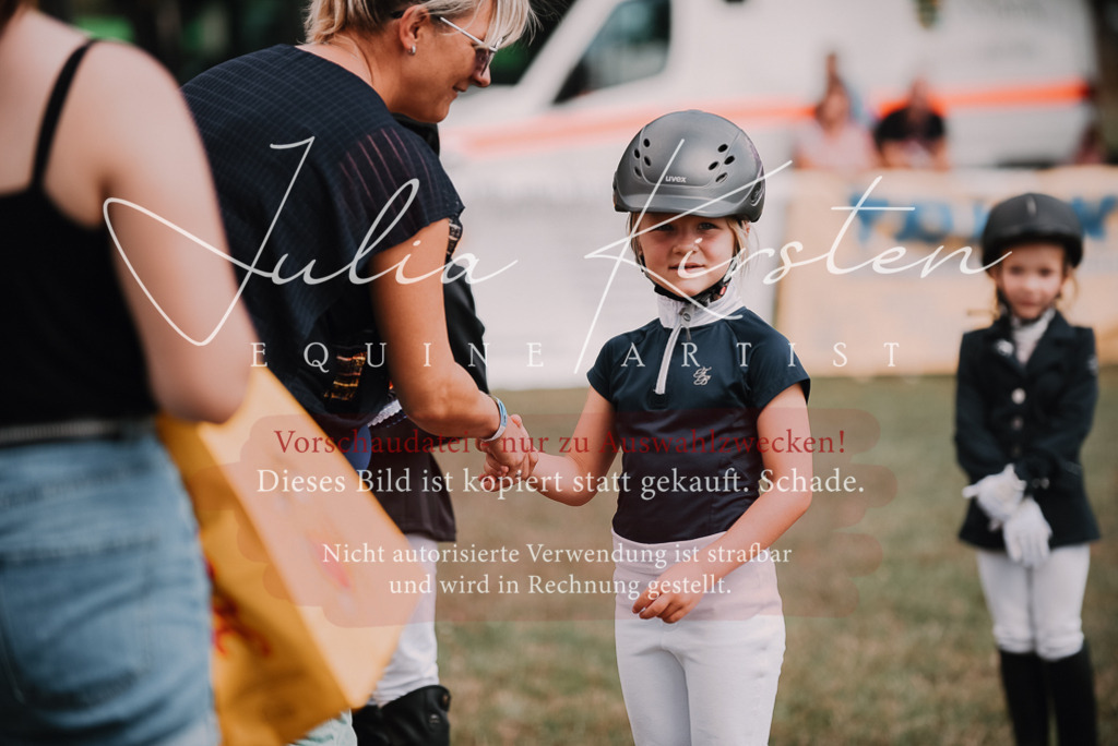 DSC_6372 | Pferde- und Turnierfotografie in Westsachsen. Pferdeportraits, Auftragszeichnungen und intuitive Kunst.