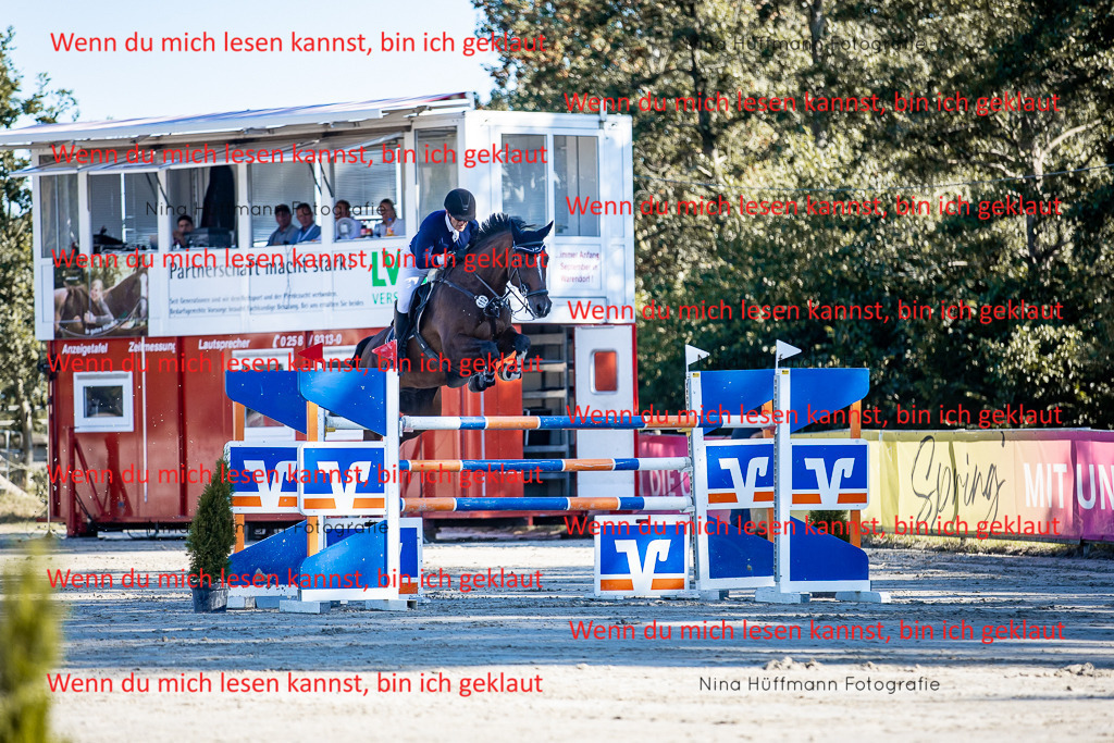 BK1A8123 | Turnierbilder Turnierfotos Nina Hüffmann Turnierfotografie Pferdefotografie Tierzeichnung Haustierzeichnung Pferdezeichnung Hundezeichnung Videograf  - Realisiert mit Pictrs.com