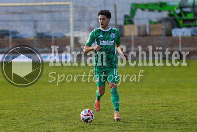 28.03.2026 GER, Fussball, Herren, Niederrhein Pokal Halbfinale, Saison 2025/2026, 1. FC Bocholt - MSV Duisburg | Mert Göckan (MSV Duisburg) in Aktion am Ball, Einzelaktion 