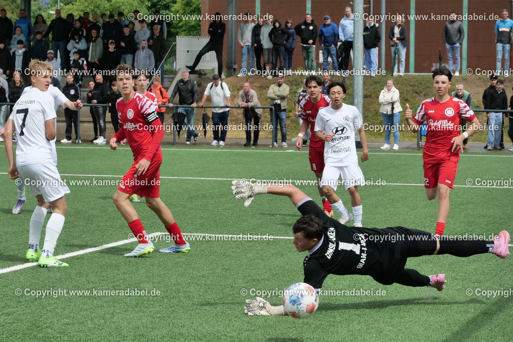 Fußball : C-Junioren : Aufstieg Regionalliga West : SUS 09 Dinslaken - Vfb 03 Hilden am 04.06.2026 in Dinslaken | Fußball : C-Junioren : Aufstieg Regionalliga West : SUS 09 Dinslaken (rotr Trikots)- Vfb 03 Hilden (weiße Trikots) am 04.06.2026 in Dinslaken - Realisiert mit Pictrs.com