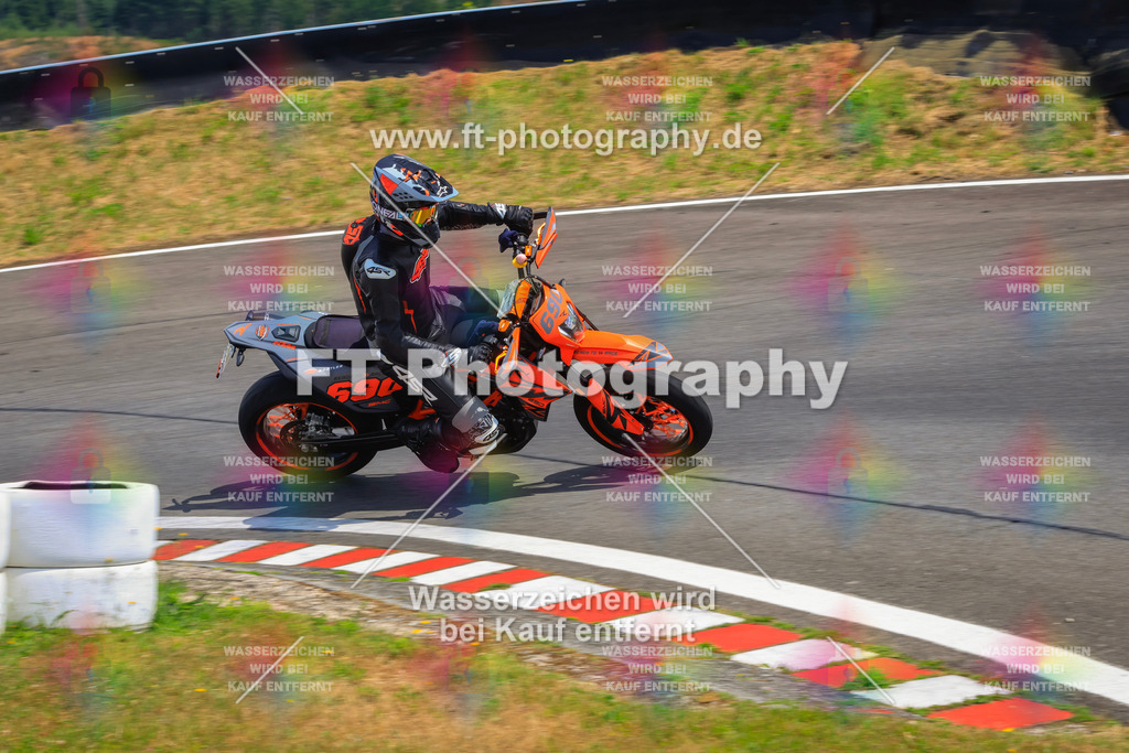 _DSK2471 | Hier findet Ihr Bilder von Touristenfahrten auf der Nürburgring Nordschleife oder von anderen Veranstaltungen die ich besucht habe. Viel Spass beim Durch Schauen 