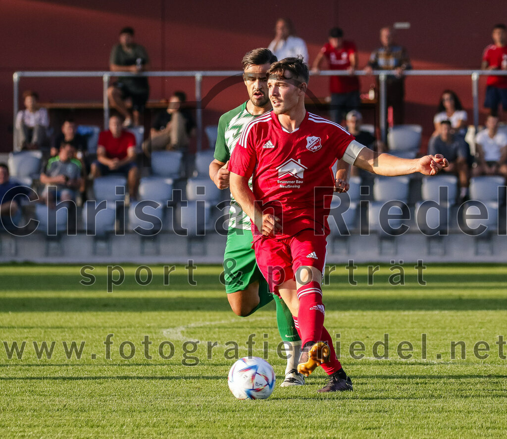 2023-08-11_058_FC_Finsing_gegen_SV_Eichenried | Finsing, Deutschland, 11.08.2023:
Fußball, Kreisliga 2023 / 2024, 4. Spieltag, FC Finsing gegen SV Eichenried, Endergebnis: 3:0

Leonhard Hölzl (FC Finsing, #5)

Foto: Christian Riedel / fotografie-riedel.net