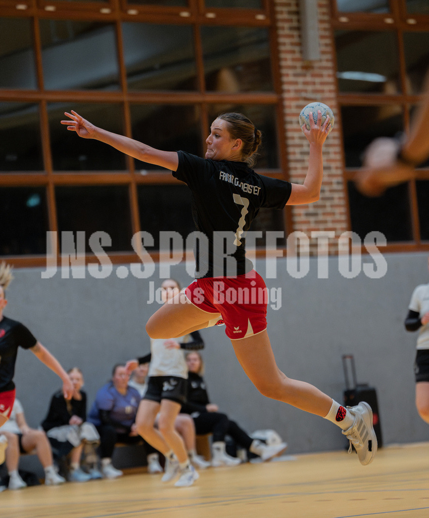 Handball I Frauen I Saison 2025-2026 I Landesliga HR West I 10. Spieltag I TuS Frisia Goldenstedt - SV Falke Steinfeld I 376 | jns.sportfotos - Realisiert mit Pictrs.com