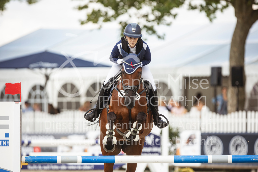 240711_BHO_L-Stil-2-557 | Deine schönsten Turniermomente als professionelle Fotos! Entdecke hochwertige Pferdesport-Fotografie im Online-Shop. Jetzt Fotos finden & bestellen!