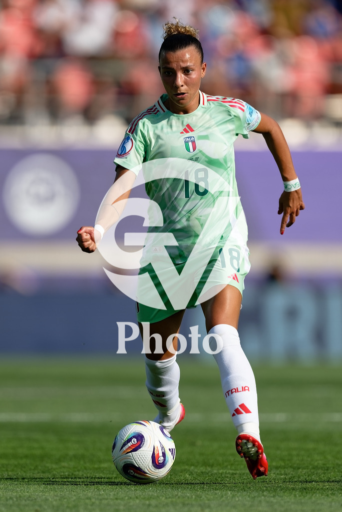 Belgium v Italy - UEFA Women's EURO 2025 Group B | SION, SWITZERLAND - JULY 3: Arianna Caruso of Italy controls the ball  during the UEFA Womens EURO 2025 Group B match between Belgium and Italy at Stade de Tourbillon on July 3, 2025 in Sion, Switzerland. (Photo by Giuseppe Velletri/Sports Press Photo/Getty Images)