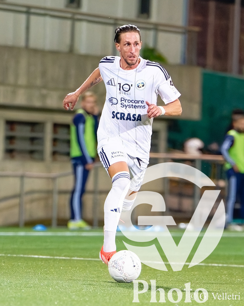 Challenge League - Etoile Carouge FC v FC Vaduz | Vincent Ruefli (22 Etoile Carouge FC) in action during the Challenge League game between Etoile Carouge FC and FC Vaduz at Stade de la Fontenette in Carouge, Switzerland