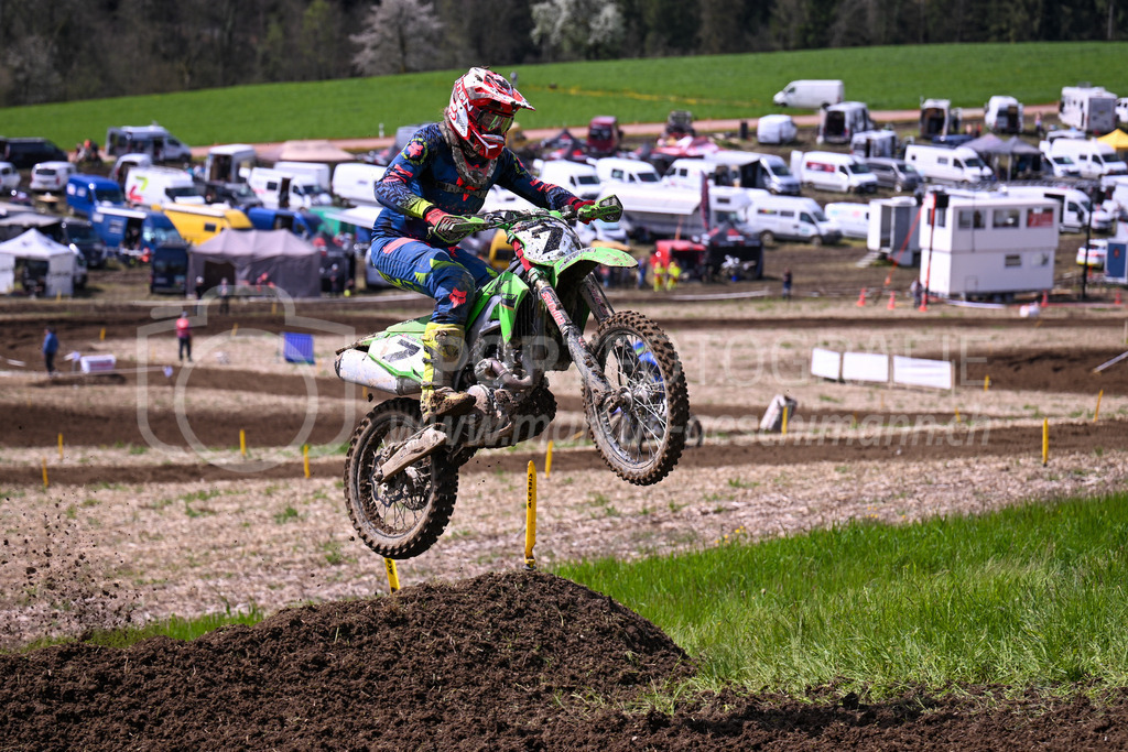 Motocross Schlatt bei Winterthur - 29. April 2023 | #7 Elmer Lukas aus Zuerich (CH) auf Kawasaki in der Kategorie Hobby Open am Motocross Schlatt bei Winterthur, 29. April 2023.
Instagram: @mx_schlatt | @mc_wila | @sam_schweiz
Bild: Sportfotografie Markus Aeschimann | www.markus-aeschimann.ch - Realisiert mit Pictrs.com