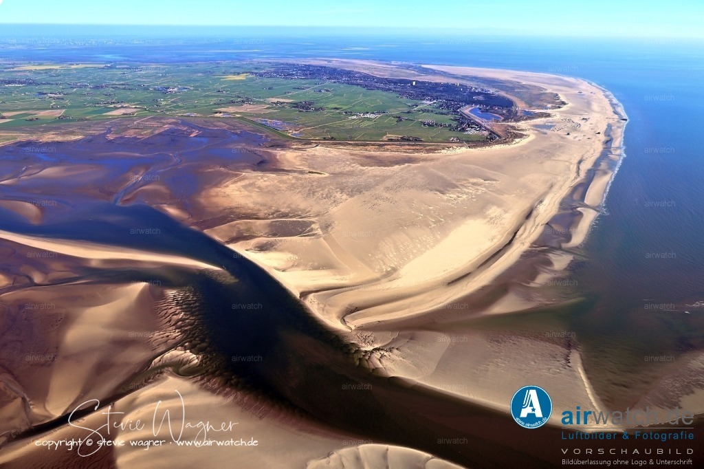 Halligen-Inseln-Weltnaturerbe-Wattenmeer-04-2023-airwatch-wagner-240A0476 | Entdecken Sie atemberaubende Luftbilder und Fotografien auf airwatch.de - Tauchen Sie ein in eine Welt voller faszinierender Aufnahmen aus der Vogelperspektive.