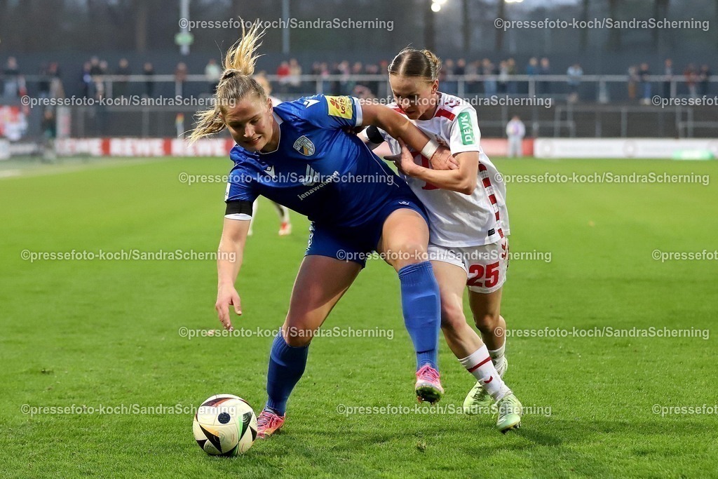 xSSC28032501011 | 28.03.2025, xsscx, Frauen Fußball, 1. FC Köln - FC Carl Zeiss Jena, 1. Fußball Bundesliga, Franz-Kremer-Stadion, Saison 2024 2025: Toma Ihlenburg (FC Carl Zeiss Jena 3) im Zweikampf gegen Laura Donhauser (1. FC Köln 25) DFB regulations prohibit any use of photographs as image sequences and or quasi-video.