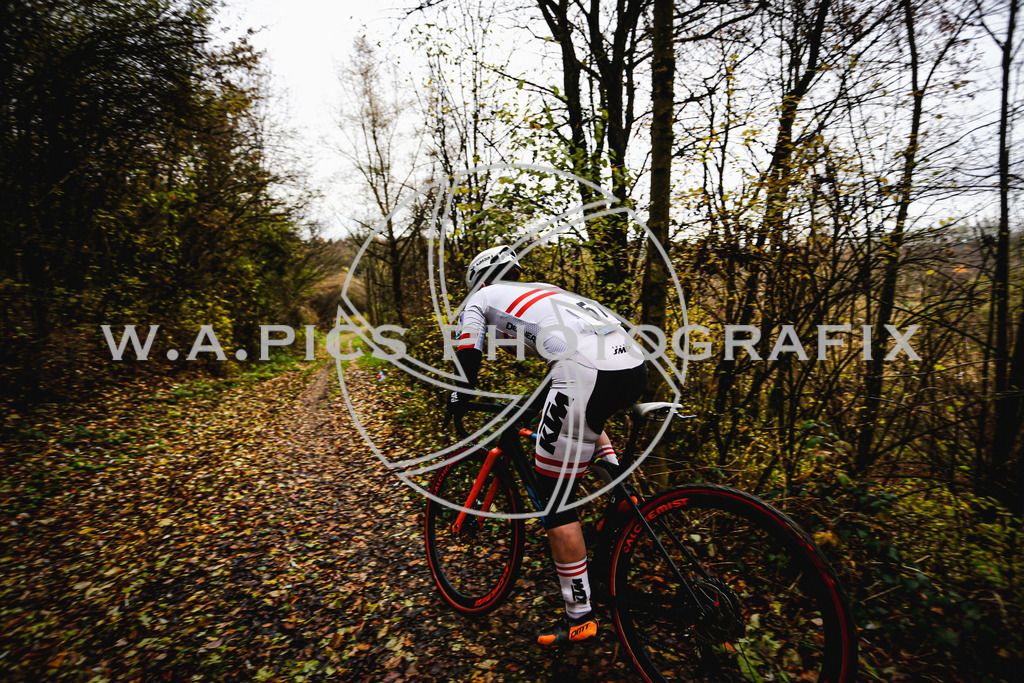..... | AUSTRIA, 24.11.24, 3.Radquerfeldein GP um das Sportzentrum Gunskirchen Image shows: Photo: Wapics / Andreas Willdoner