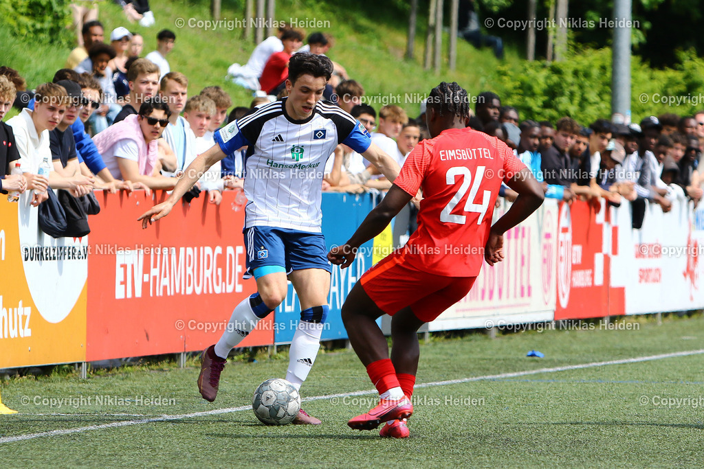 NH_EimsbuettelerTVU19_HamburgerSVU19_U19LottoPokal_09052024 | #24 Sherif Al-Amin Adebayo Mustapha Jinadu (Eimsbütteler TV U19), #13 Alex Da Graca Marques (Hamburger SV U19)

Fußball I Junioren I A-Junioren Lotto-Pokal I Saison 2023-2024 I Halbfinale I Eimsbütteler TV U19 - Hamburger SV U19 I 09.05.2024 I Sportzentrum Hoheluft