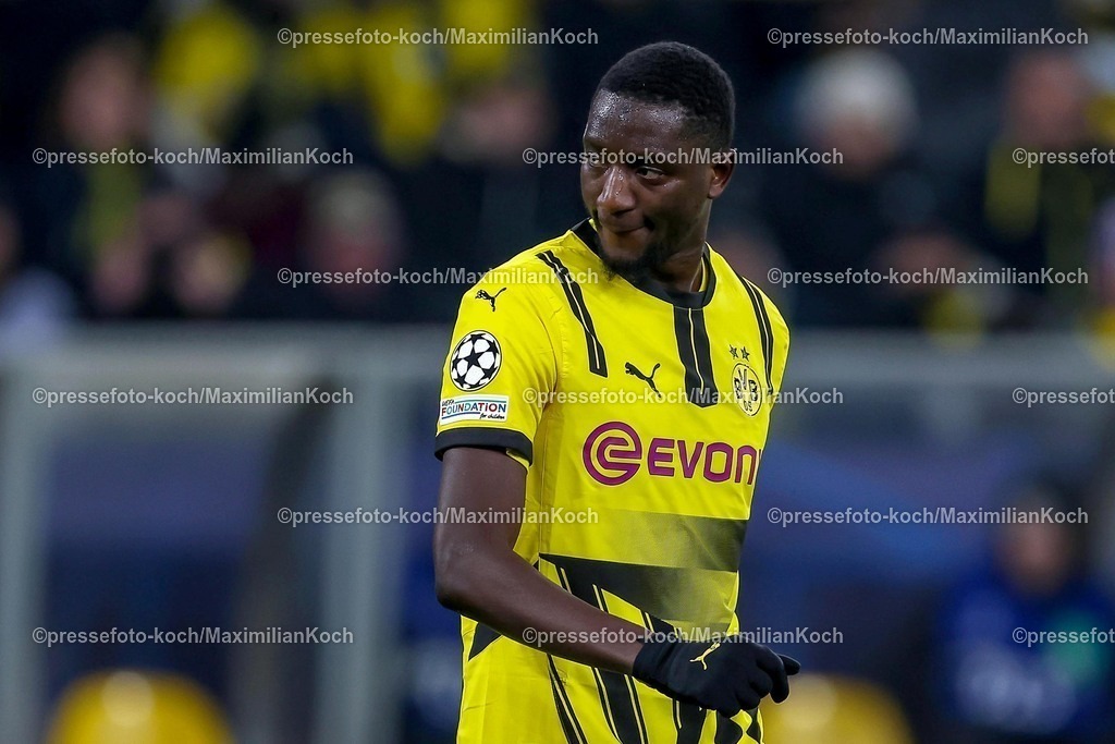UCL1902250102289 | 19.02.2025, Fußball, UEFA Champions League, Borussia Dortmund - Sporting Lissabon, Signal Iduna Park, Knockout phase play-offs, Saison 2024 2025: Serhou Guirassy (BVB #9) Mimik enttäuscht Enttäuschung nach dem verschossenen Elfmeter