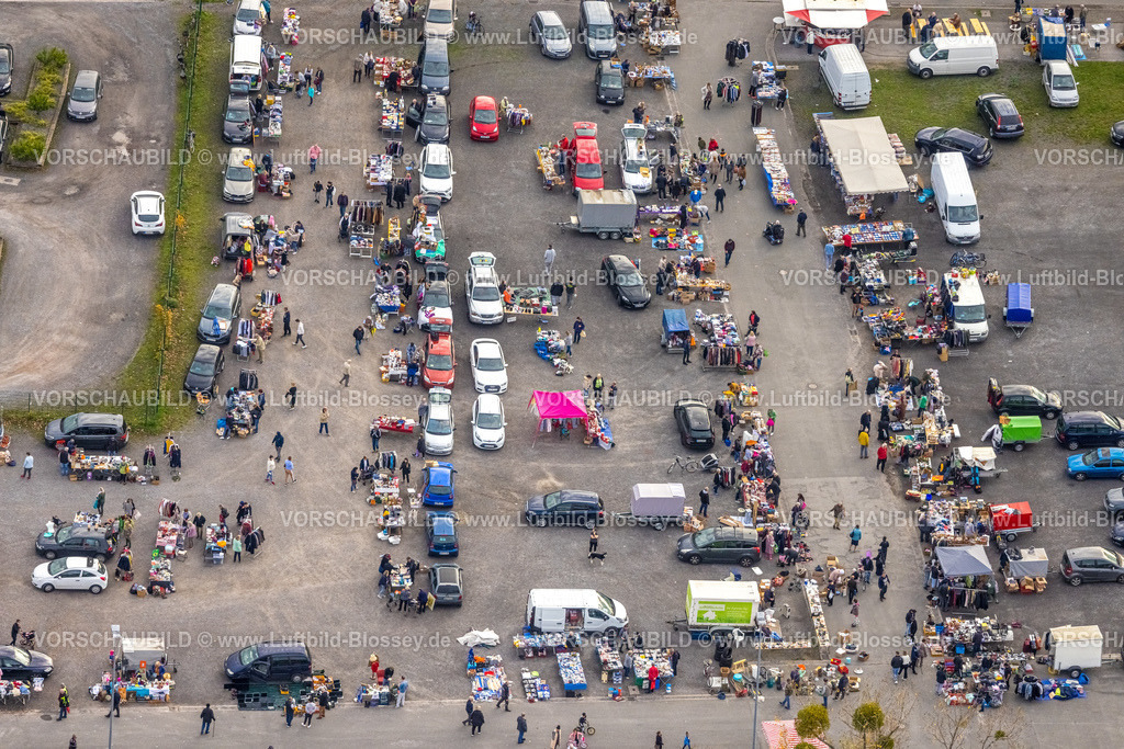 Hamm221011943 | Luftbild, Parkplatz mit Trödelmarkt, Ökonomierat-Peitzmeier-Platz, Mitte, Hamm, Ruhrgebiet, Nordrhein-Westfalen, Deutschland
