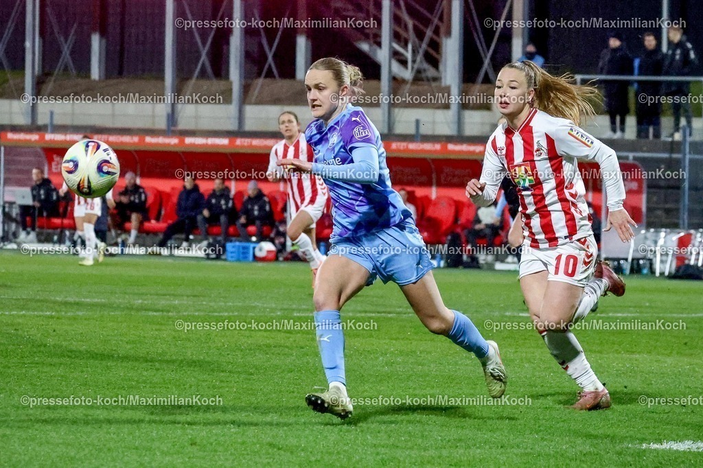 xSSCx09022601014 | 09.02.2026, xsscx, Frauen Fussball, 1. FC Koeln - SGS Essen, 1. Fussball Bundesliga, 17. Spieltag, Franz-Kremer-Stadion, Saison 2025 2026: Paula Flach (SGS Essen 5) im Zweikampf gegen Weronika Zawistowska (1. FC Koeln 10) DFB regulations prohibit any use of photographs as image sequences and or quasi-video. Photo: xSandraxScherningxPressefotoKochx