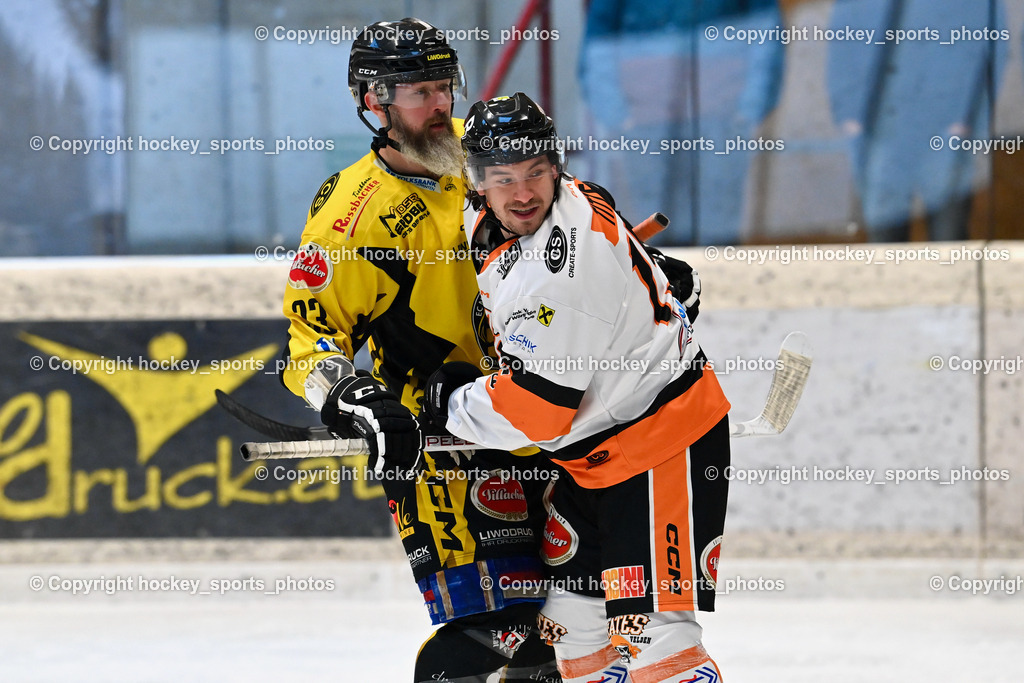 EC Hornets Spittal vs. USC Piraten Velden 18.2.2024 | #33 Kabas Michael EC Hornets Spittal, #15 Titze Lukas USC Velden, EC Hornets Spittal vs. USC Piraten Velden 18.2.2024, EC Hornets Spittal vs. USC Piraten Velden 18.2.2024 am 18.02.2024 in Spittal an der Drau (Eissportzentrum Spittal), Austria, (Photo by Bernd Stefan)