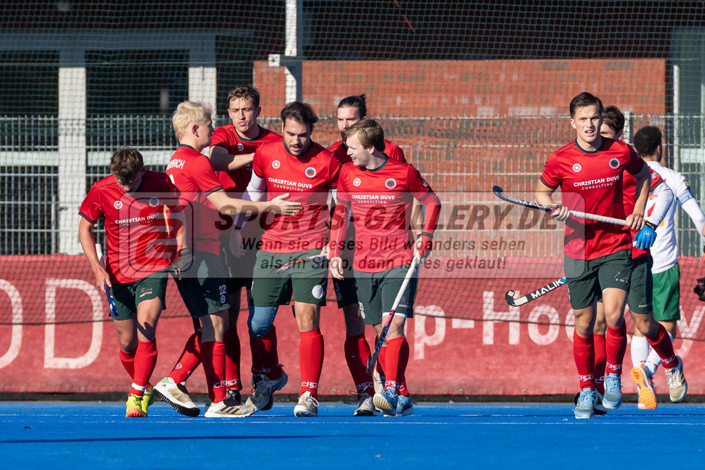 HK_20241103_108485 | 1. Bundesliga Herren Crefelder HTC - Hamburger Polo Club am 3.11.2024 CHTC Krefeld, Krefeld , Howard Tim ( Crefelder HTC #5 ) , LangHeinrich Finn ( Crefelder HTC #22 ) , Boomes Anton ( Crefelder HTC #23 ) , Masi Pfandt ( Crefelder HTC #77 ) , Kossol Timo ( Crefelder HTC #3 ) , Friedrich Elias ( Crefelder HTC #20 ) , Julius Hayner ( Crefelder HTC #6 )