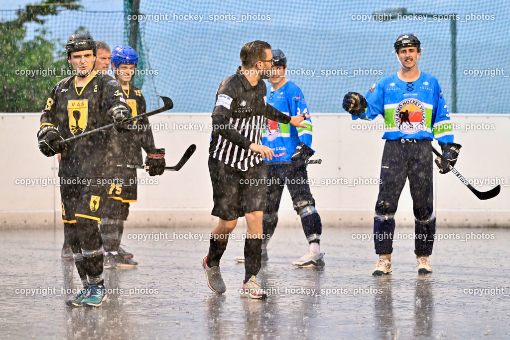 VAS Ballhockey Villach vs. ASKÖ Villach Ballhockey | #29 Wohlfahrt Philipp, Samrock Markus Referee, #3 Fertschai Mathias, VAS Ballhockey Villach vs. ASKÖ Villach Ballhockey, VAS Ballhockey Villach vs. ASKÖ Villach Ballhockey am 28.05.2025 in Villach (Alpen Arena ), Austria, (Photo by Bernd Stefan)