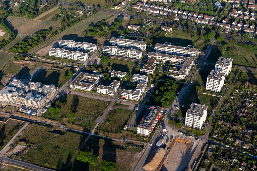 Luftbild: Technologiepark im Ortsteil Rintheim in Karlsruhe im Bundesland Baden-Württemberg in Deutschland. Foto: IMG_120517.jpg vom 23.04.2020 durch Werner Riehm/FLY-FOTO.de